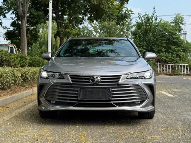 Toyota Avalon — Фото автомобиля 2