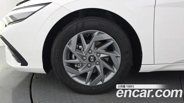 Hyundai AVANTE Новый Avante (CN7) — Фото автомобиля 3