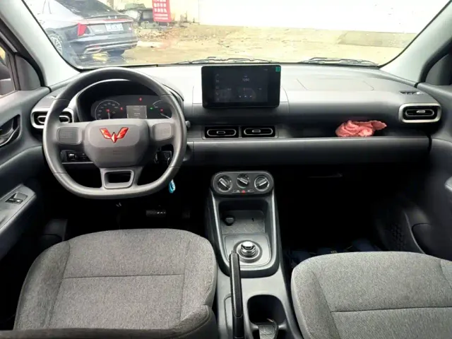 Wuling Hongguang — Фото автомобиля 9