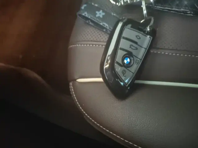 BMW 5 Series — Фото автомобиля 8