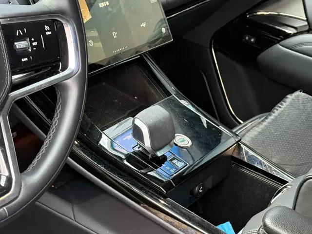 Land Rover Range Rover Sport — Фото автомобиля 6