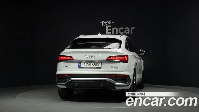 Audi Q5 45 TFSI quattro Sportback Premium — Фото автомобиля 3