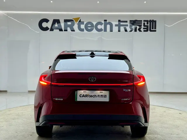 Toyota bZ5 — Фото автомобиля 5
