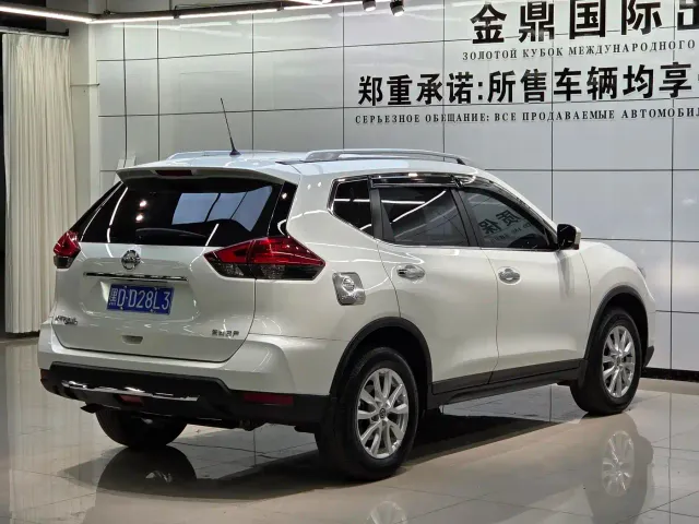 Nissan X-Trail — Фото автомобиля 6