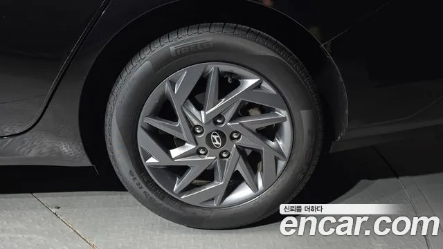 Hyundai Avante CN7 — Фото автомобиля 9