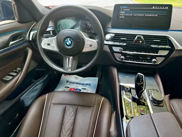BMW 5 Series — Фото автомобиля 4