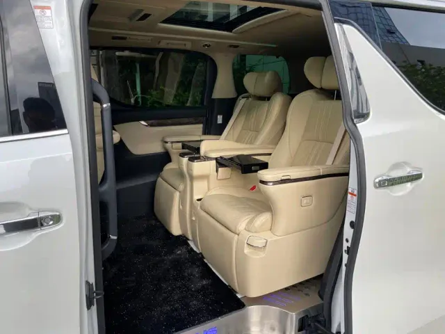 Toyota Vellfire — Фото автомобиля 14