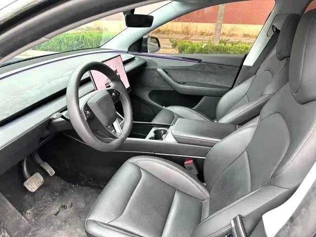 Tesla Model Y — Фото автомобиля 4