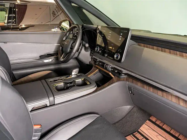 Lexus LM — Фото автомобиля 8
