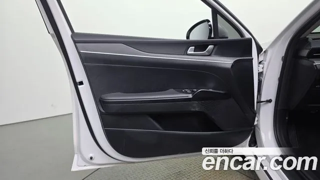 Kia K5 Новый K5 3 поколение 2.0 LPi(Для проката) — Фото автомобиля 24