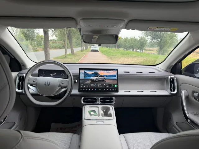 Leapmotor B01 — Фото автомобиля 6