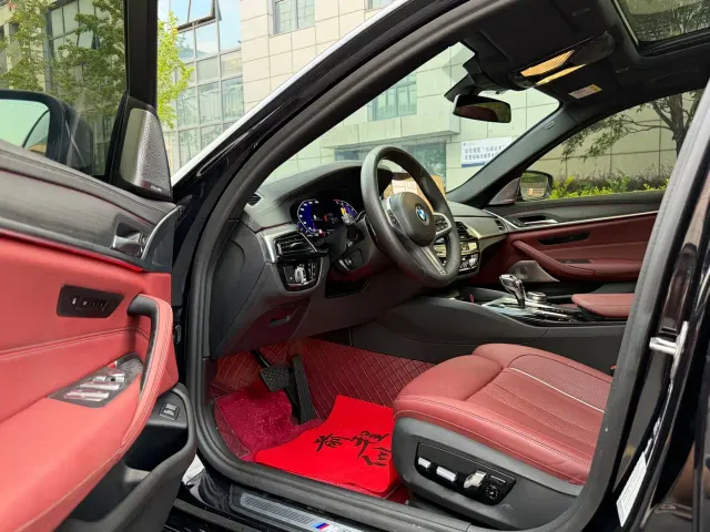 BMW 5 Series — Фото автомобиля 5