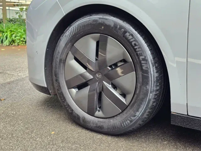 Li Auto MEGA — Фото автомобиля 15