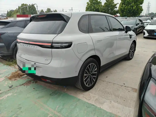 Leapmotor B10 — Фото автомобиля 7