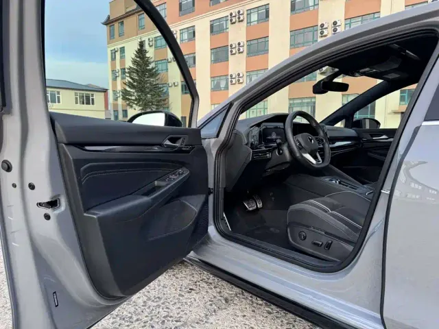 Volkswagen Golf — Фото автомобиля 6