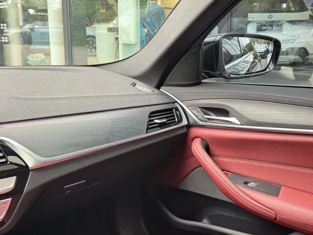 BMW 5 Series — Фото автомобиля 13