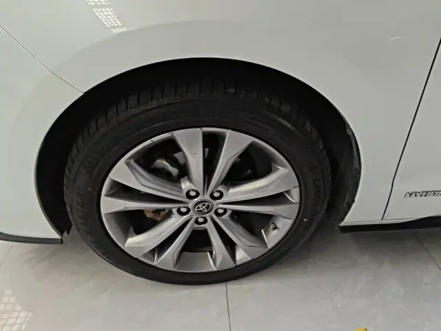 Toyota Sienna — Фото автомобиля 22