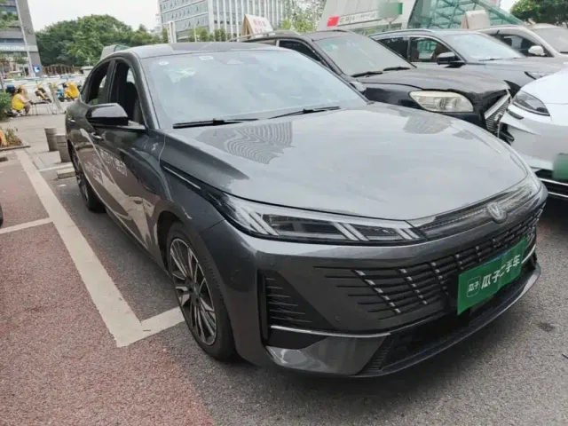 Changan Eado — Фото автомобиля 3