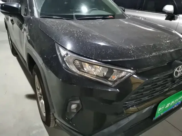 Toyota RAV4 — Фото автомобиля 8