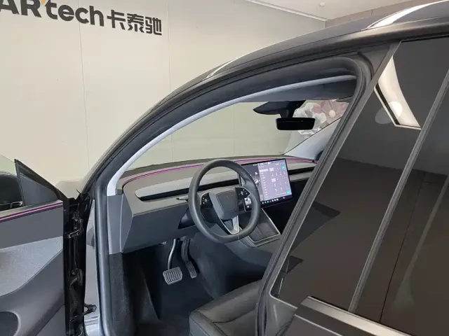 Tesla Model Y — Фото автомобиля 23