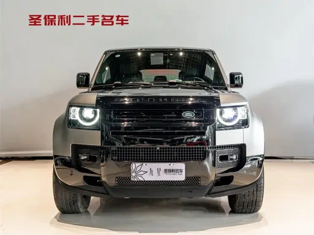 Land Rover Defender — Фото автомобиля 2