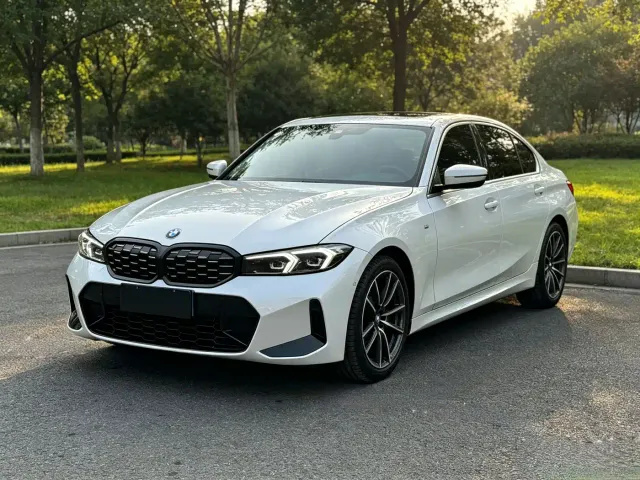 Фотография автомобиля — BMW 3 Series
