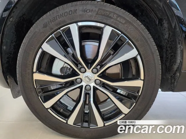 Вольво XC60 — Фото автомобиля 5
