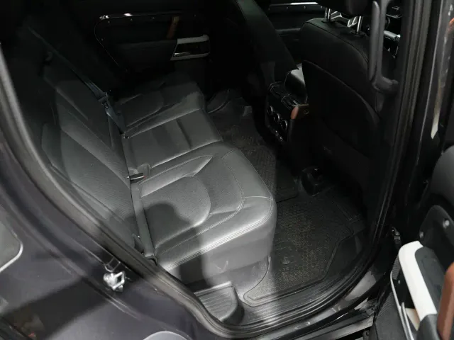 Land Rover Defender — Фото автомобиля 15