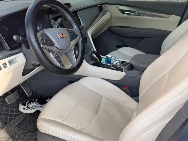 Cadillac XT5 — Фото автомобиля 9