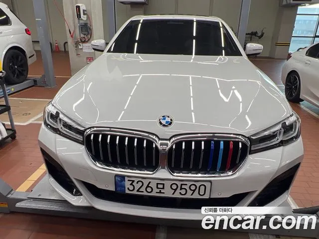 Фотография автомобиля — BMW 5 Series G30