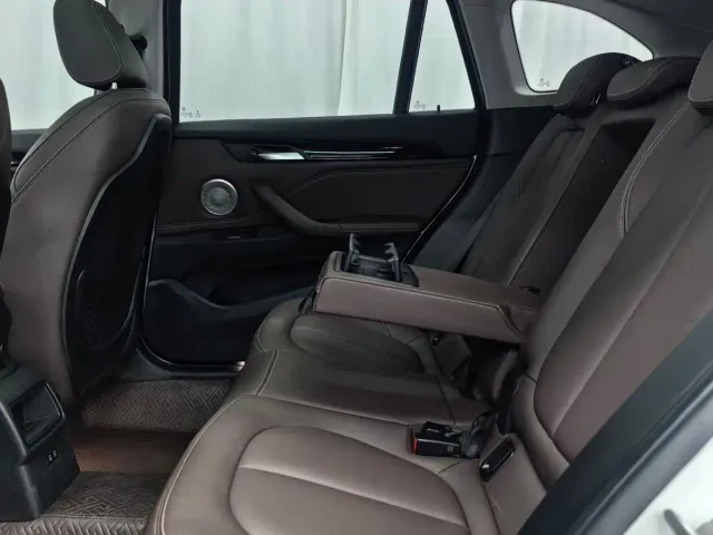 BMW X1 — Фото автомобиля 12