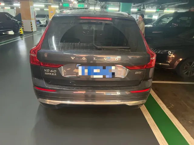 Volvo XC60 — Фото автомобиля 9