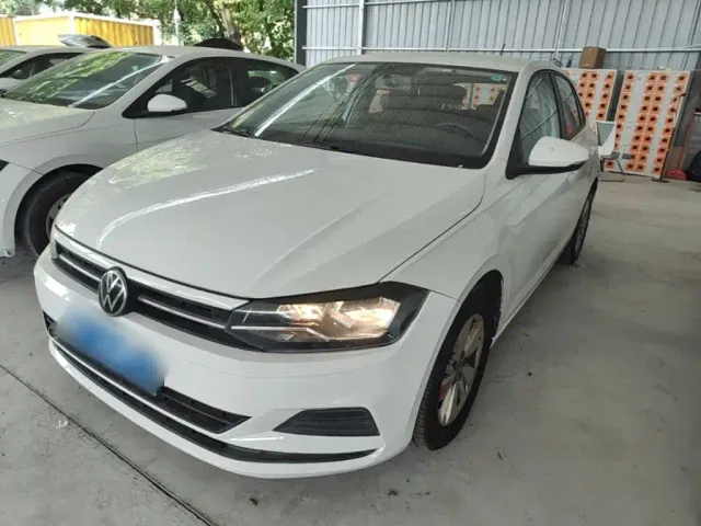 Фотография автомобиля — Volkswagen Polo
