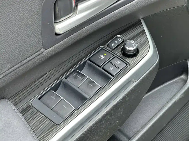 Toyota Sienna — Фото автомобиля 12