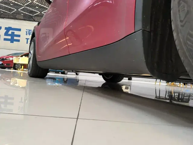 Tesla Model Y — Фото автомобиля 21