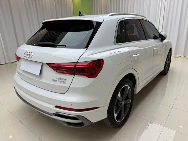 Audi Q3 — Фото автомобиля 12