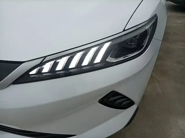 BYD Qin PLUS — Фото автомобиля 23