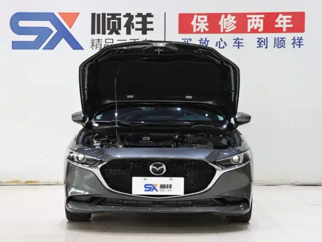Mazda Axela — Фото автомобиля 19