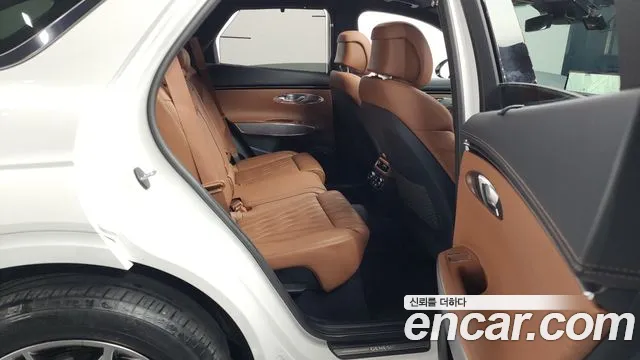 Genesis GV70 2.5T Бензин AWD — Фото автомобиля 12