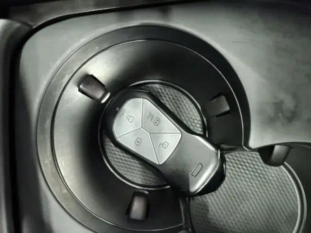 Xpeng P7 — Фото автомобиля 16