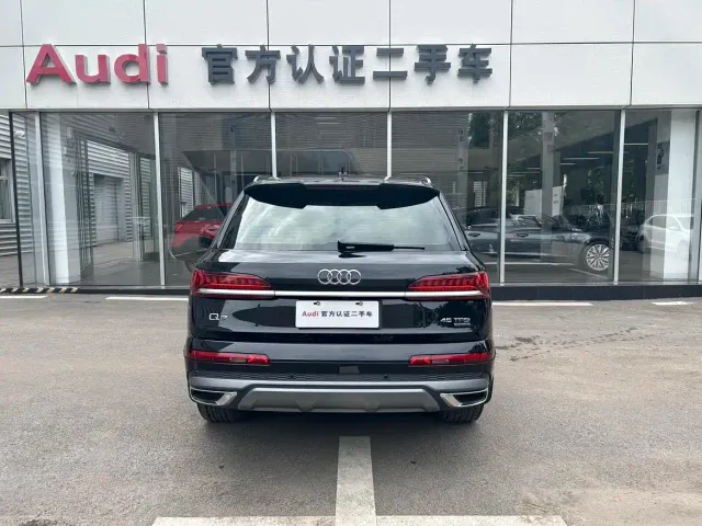 Audi Q7 — Фото автомобиля 2