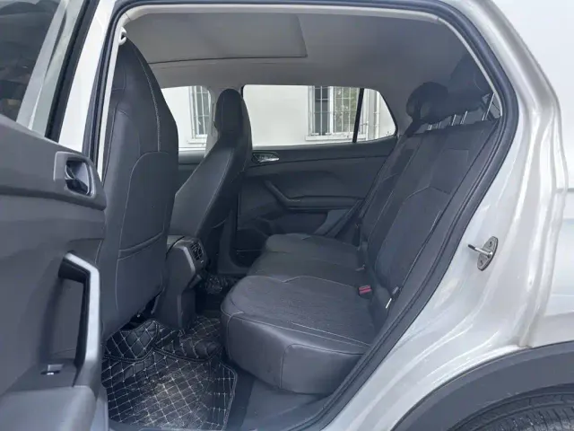 Volkswagen T-Cross — Фото автомобиля 13