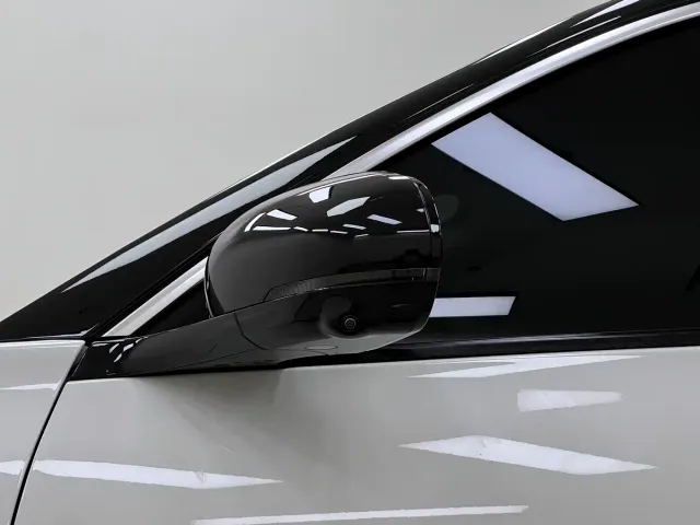 Leapmotor C11 — Фото автомобиля 11