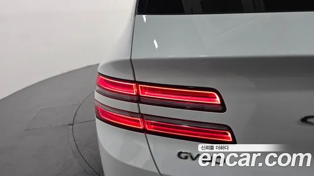 Genesis GV80 — Фото автомобиля 8