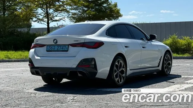 BMW i4 — Фото автомобиля 2