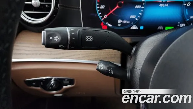 Mercedes-Benz E-Class — Фото автомобиля 27