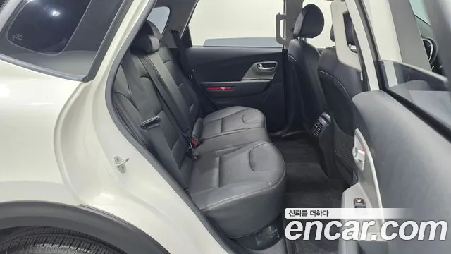 Kia Niro — Фото автомобиля 17
