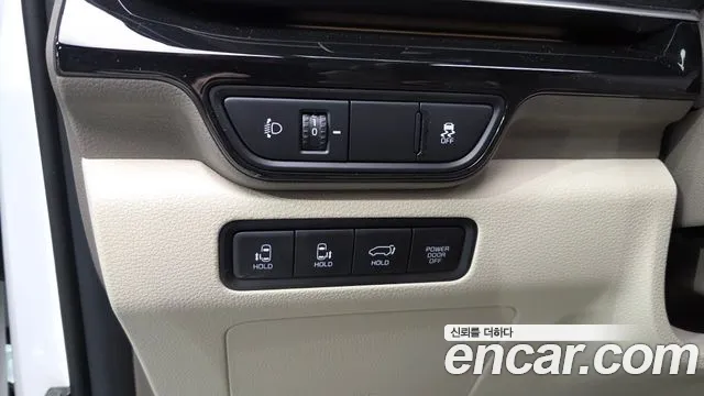 Kia Carnival Generation 4 — Фото автомобиля 25