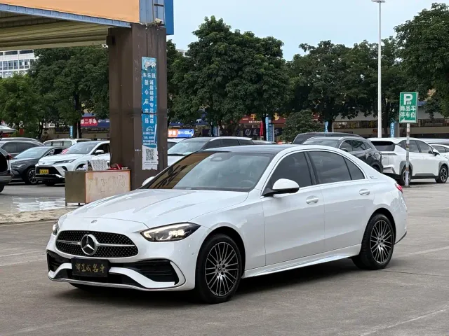 Фотография автомобиля — Mercedes-Benz C-Class