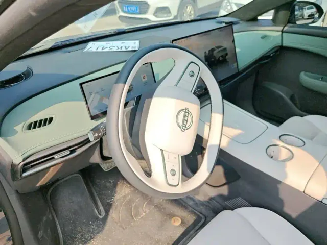 Nissan N7 — Фото автомобиля 15